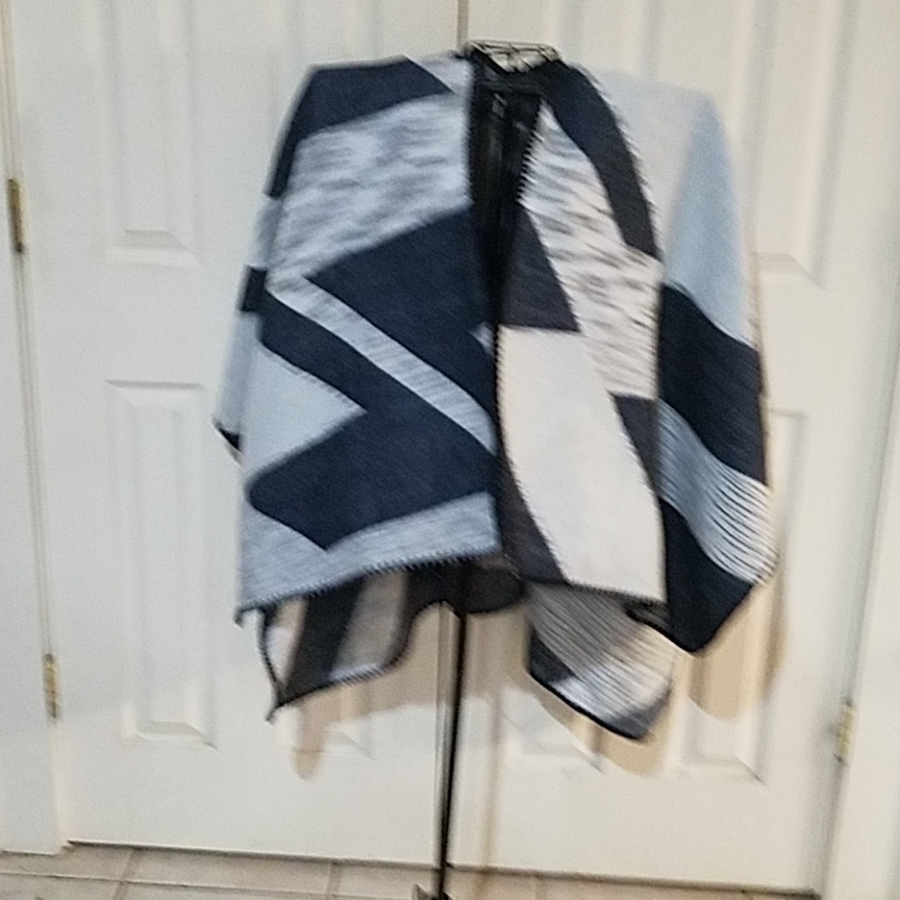 Wrap/coat/cape